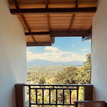 The Hills By Blue Fox Kandy Exterior foto