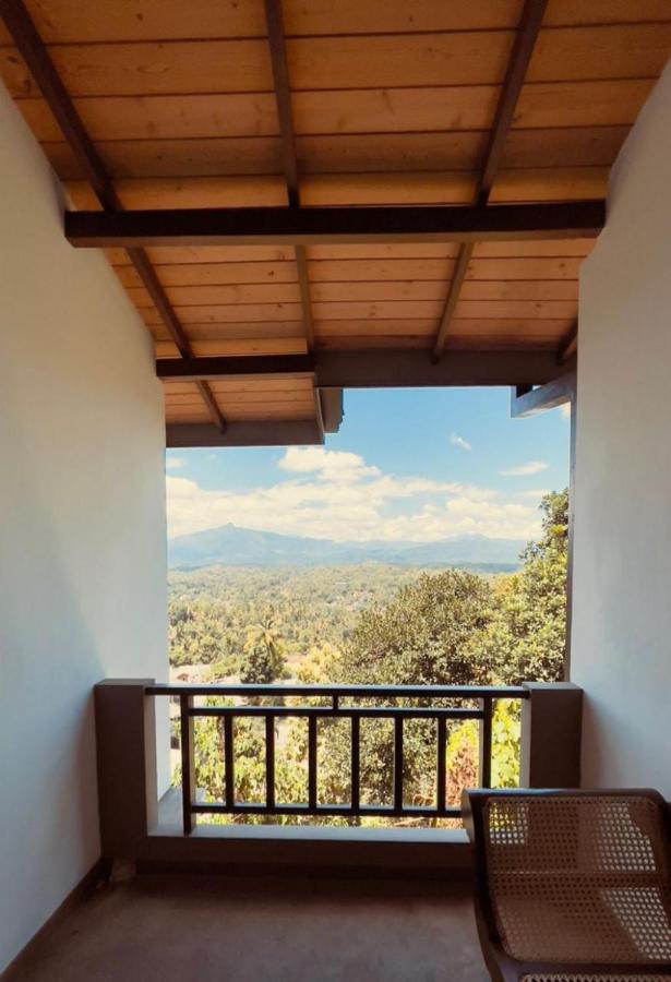 The Hills By Blue Fox Kandy Exterior foto