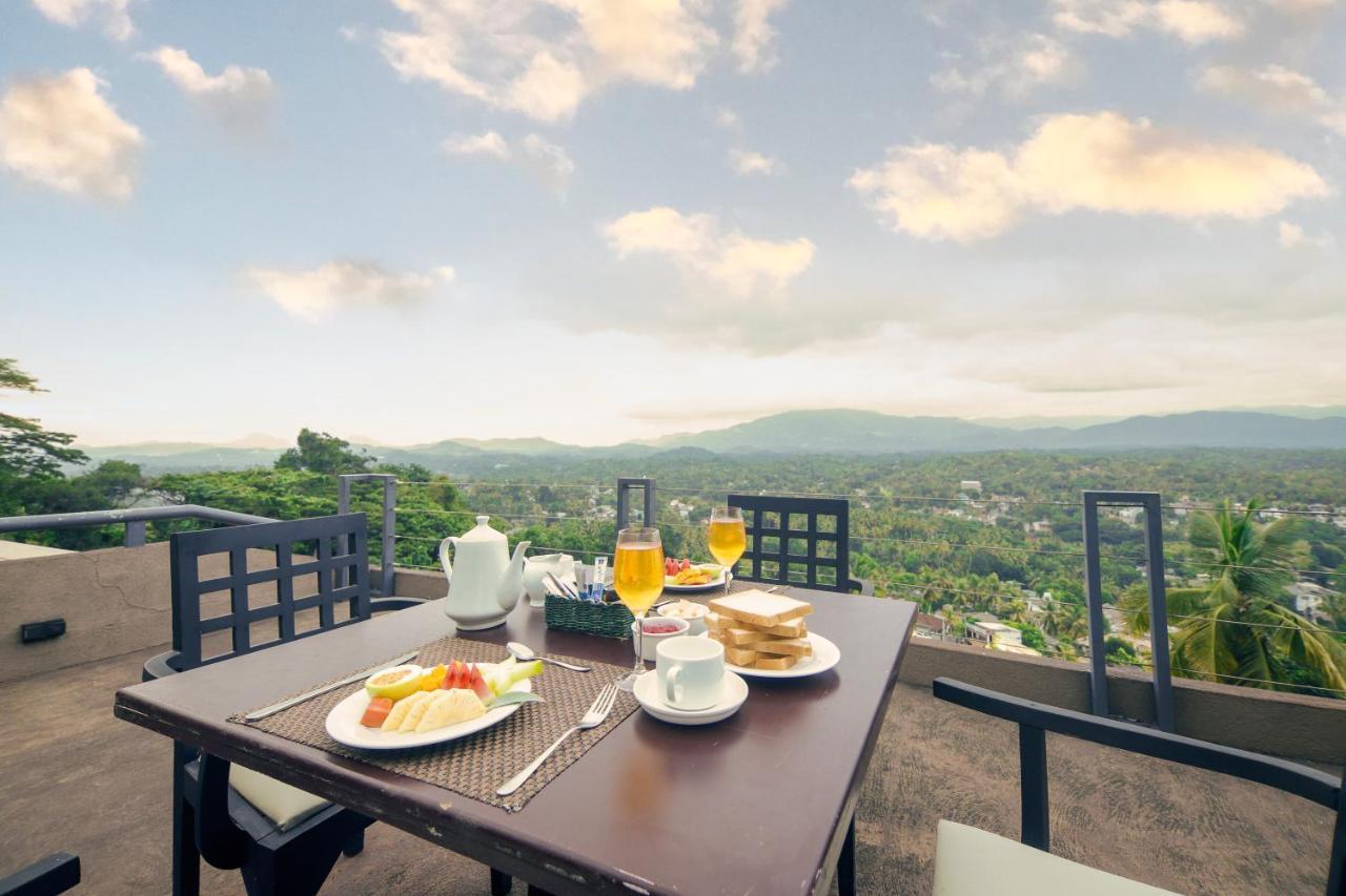 The Hills By Blue Fox Kandy Exterior foto