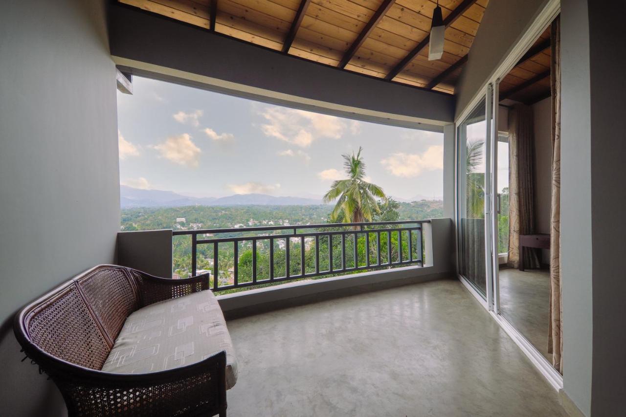 The Hills By Blue Fox Kandy Exterior foto